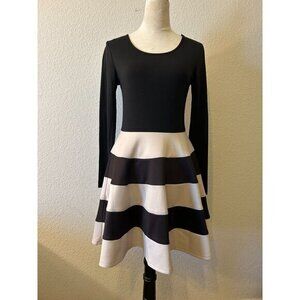 Women's City Triangles Black Long Sleeved White Strip Dress Size Medium